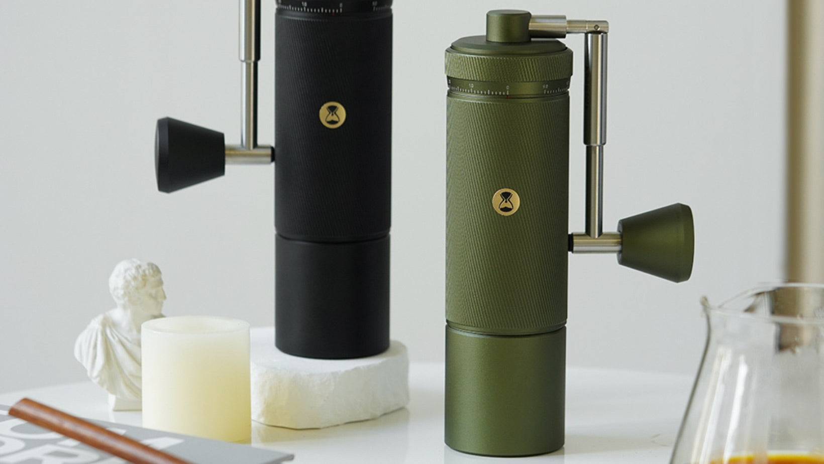 A Guide to the Best Hand Coffee Grinders in 2026 | Eight Ounce