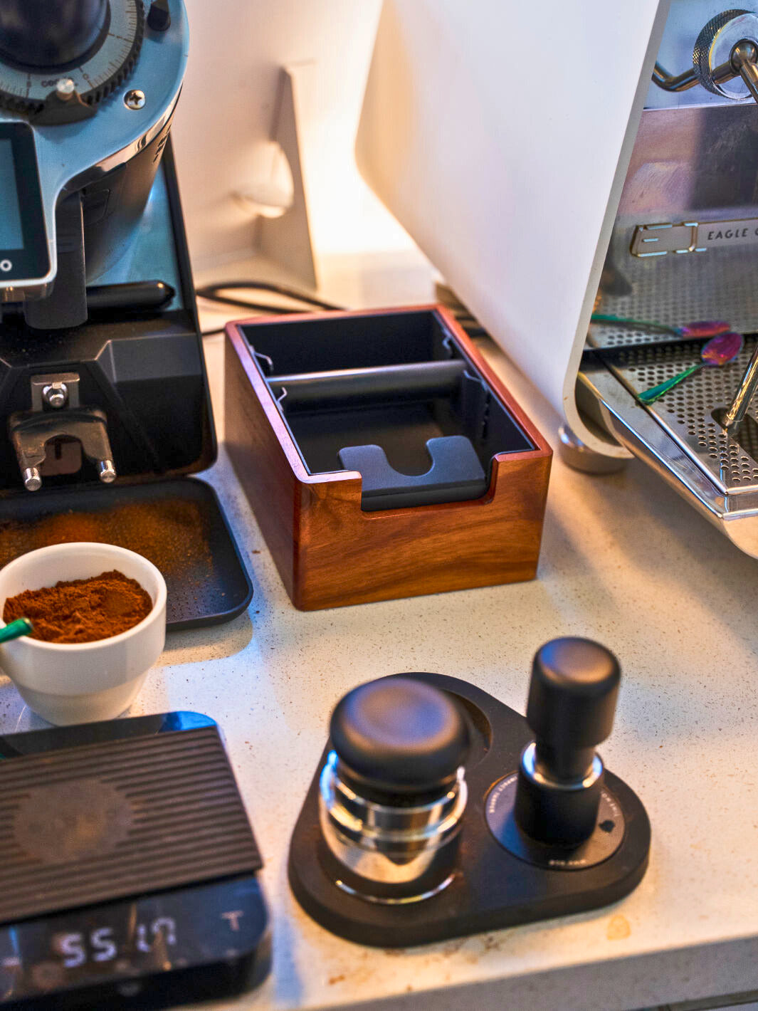 EIGHT OUNCE BASICS Deluxe Knockbox