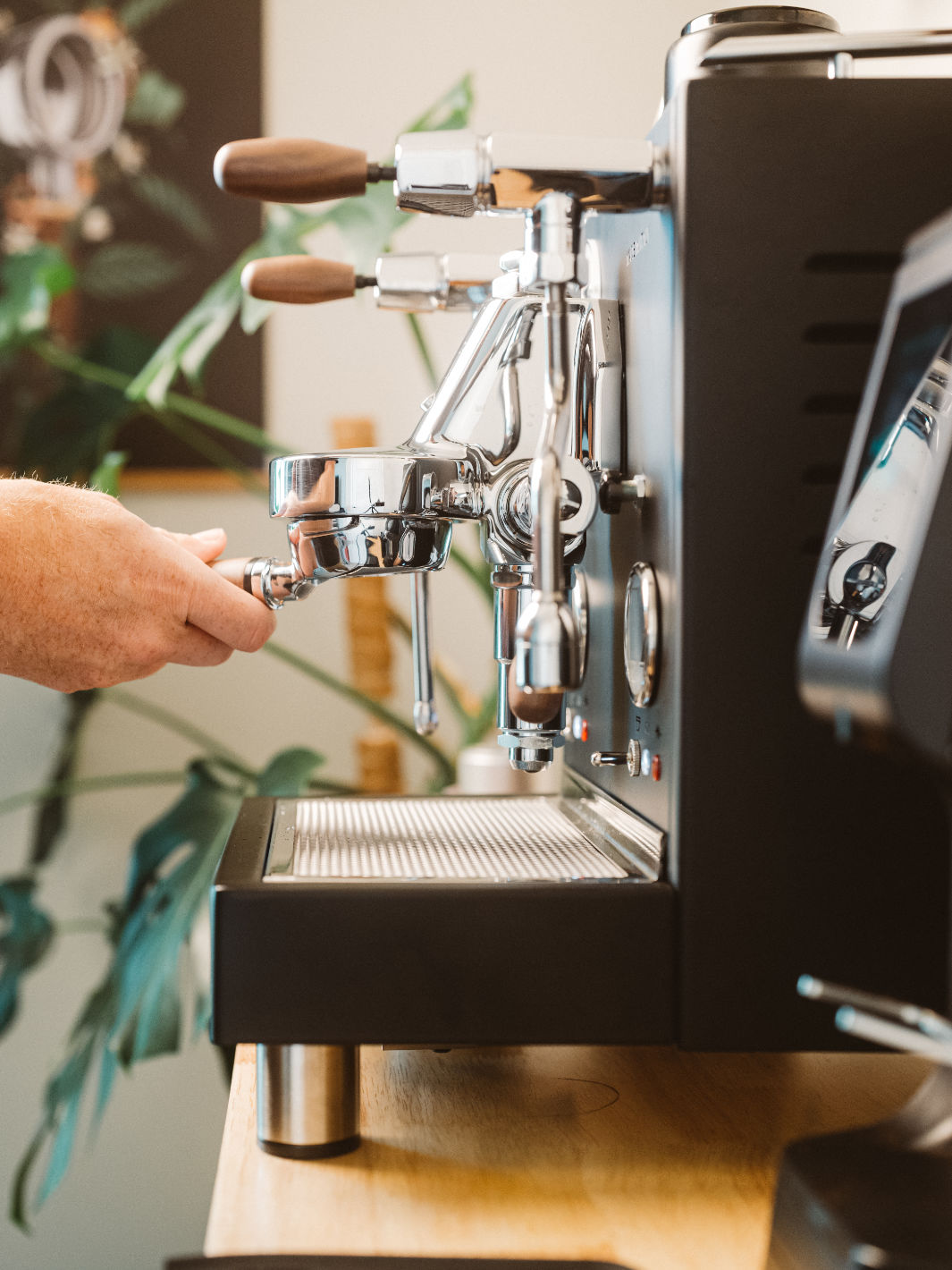 LUCCA M58 Dual Boiler Espresso Machine (120V)