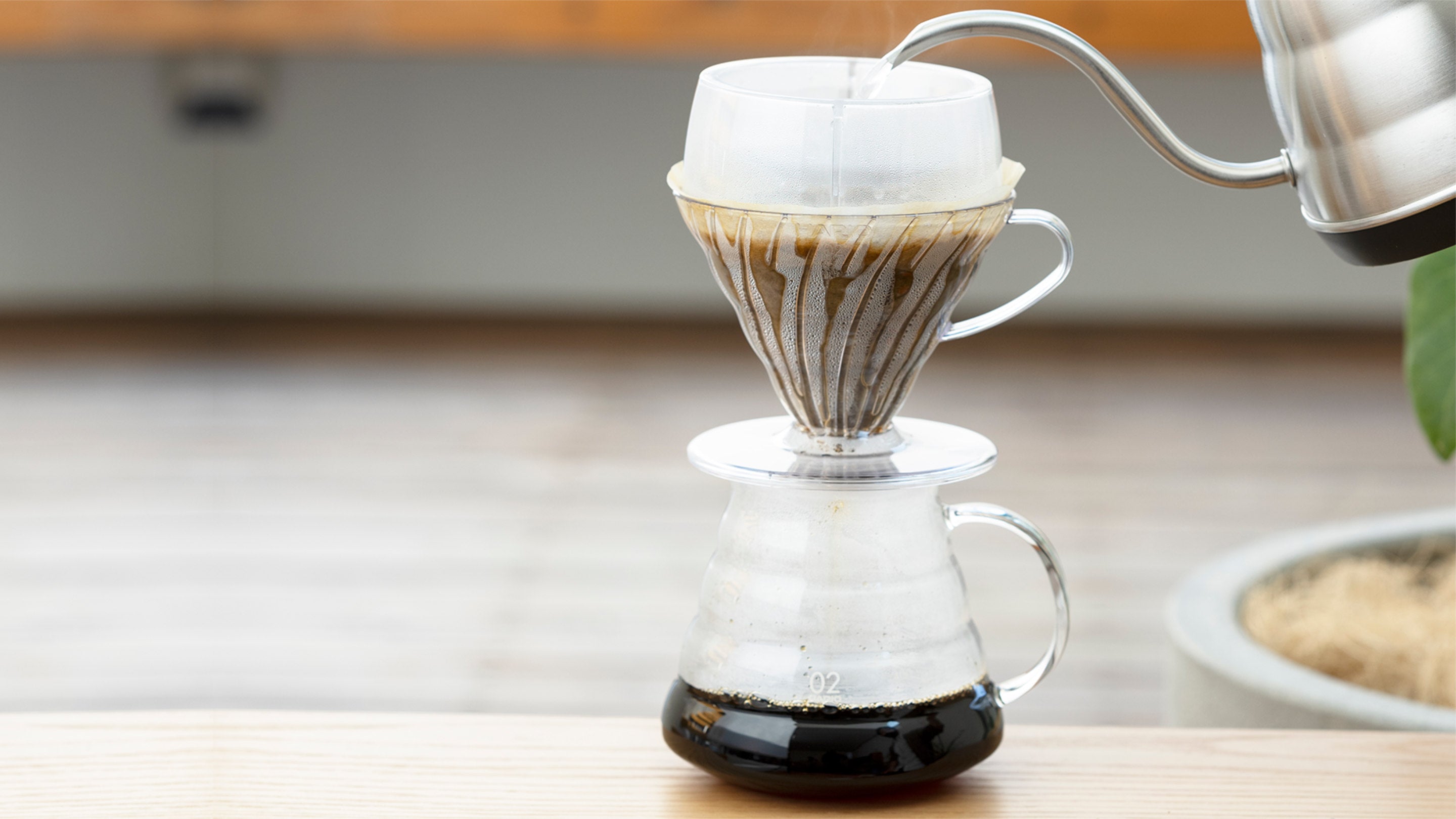 Pour over outlet brewer