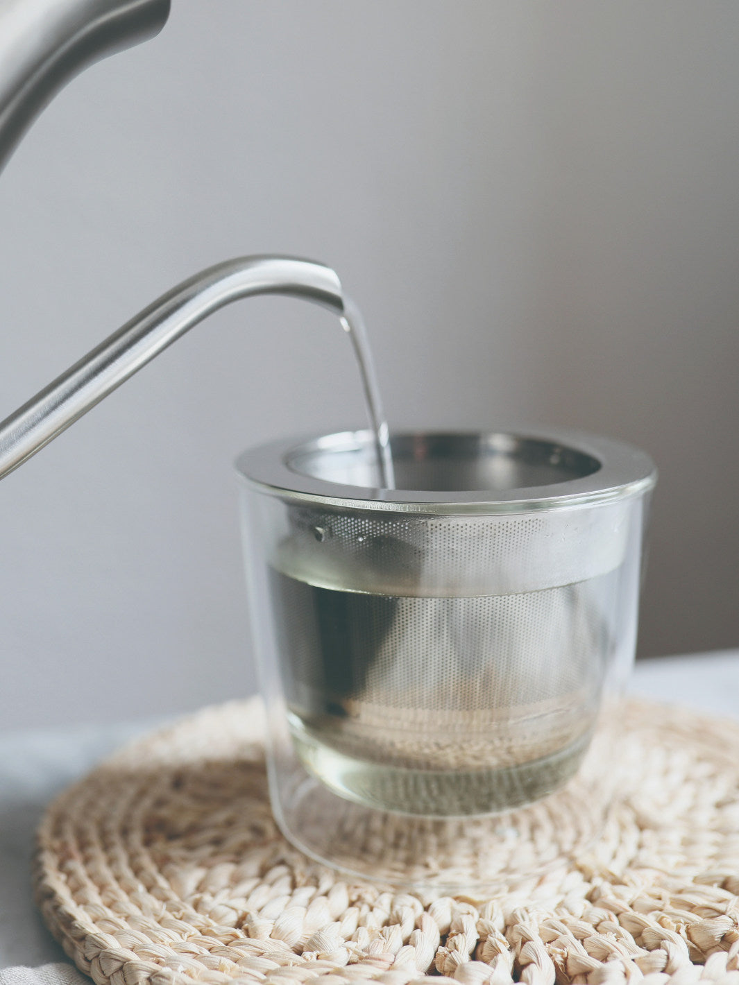 KINTO LEAVES TO TEA Cup with Strainer (260ml/8.8oz)