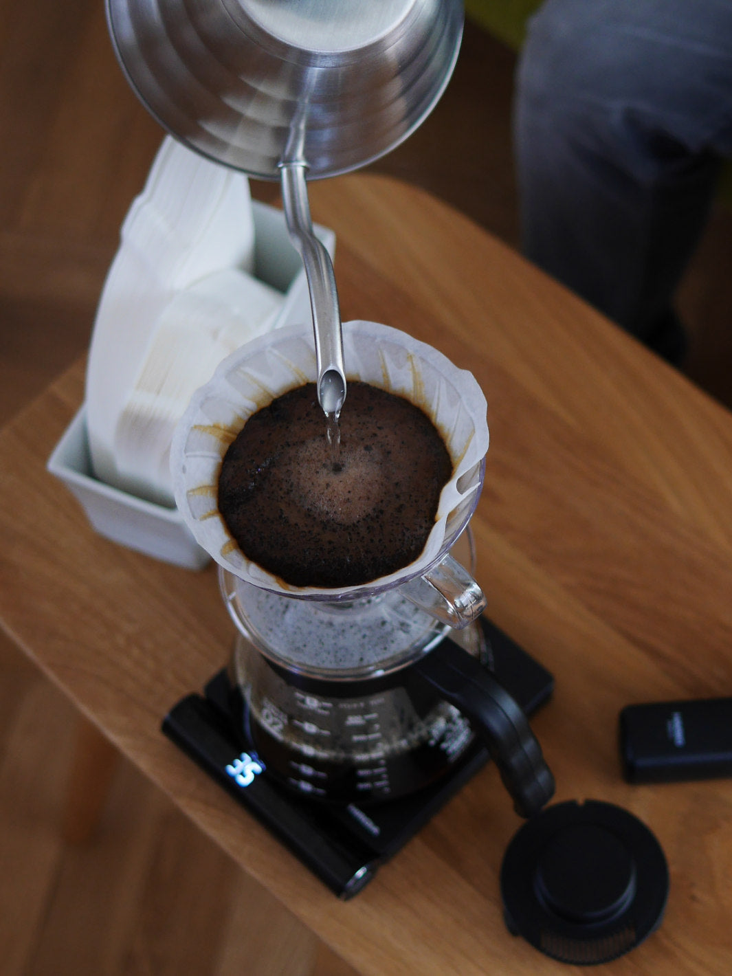 HARIO V60-02 Coffee Server (700ml/24oz) / Decanters | Eight Ounce