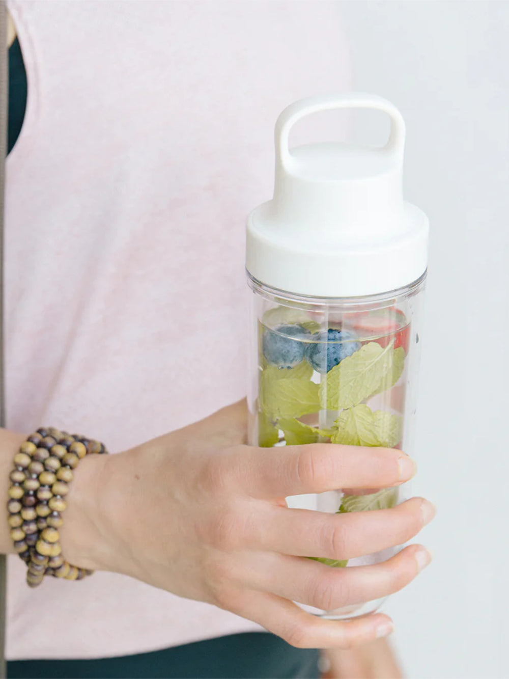 Photo of KINTO TO GO BOTTLE (480ml/16oz) ( ) [ KINTO ] [ Hydration Bottles ]