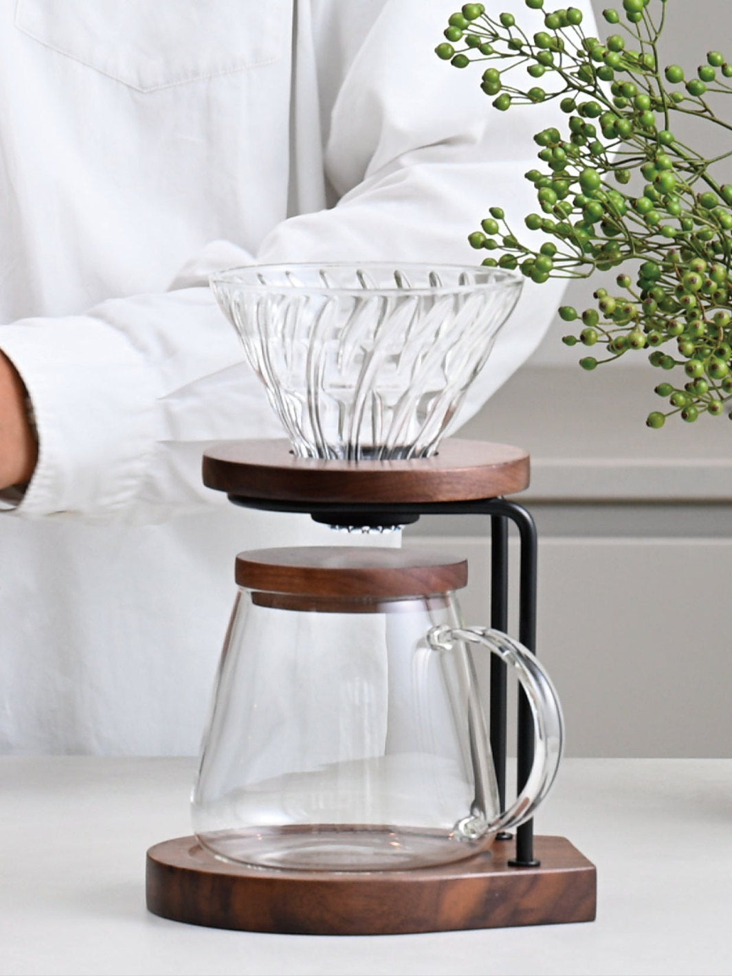 HARIO Drip Stand (Walnut) / Brewing Accessories | Eight Ounce Coffee