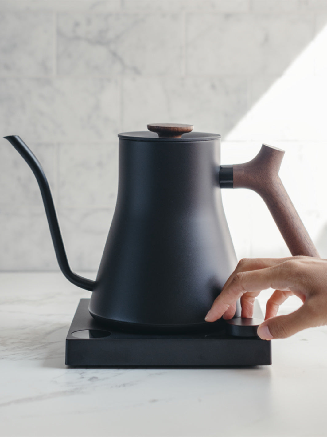 FELLOW Stagg EKG Pro Electric Pour Over Kettle (120V) (Matte Black and Walnut) (Damaged Box)