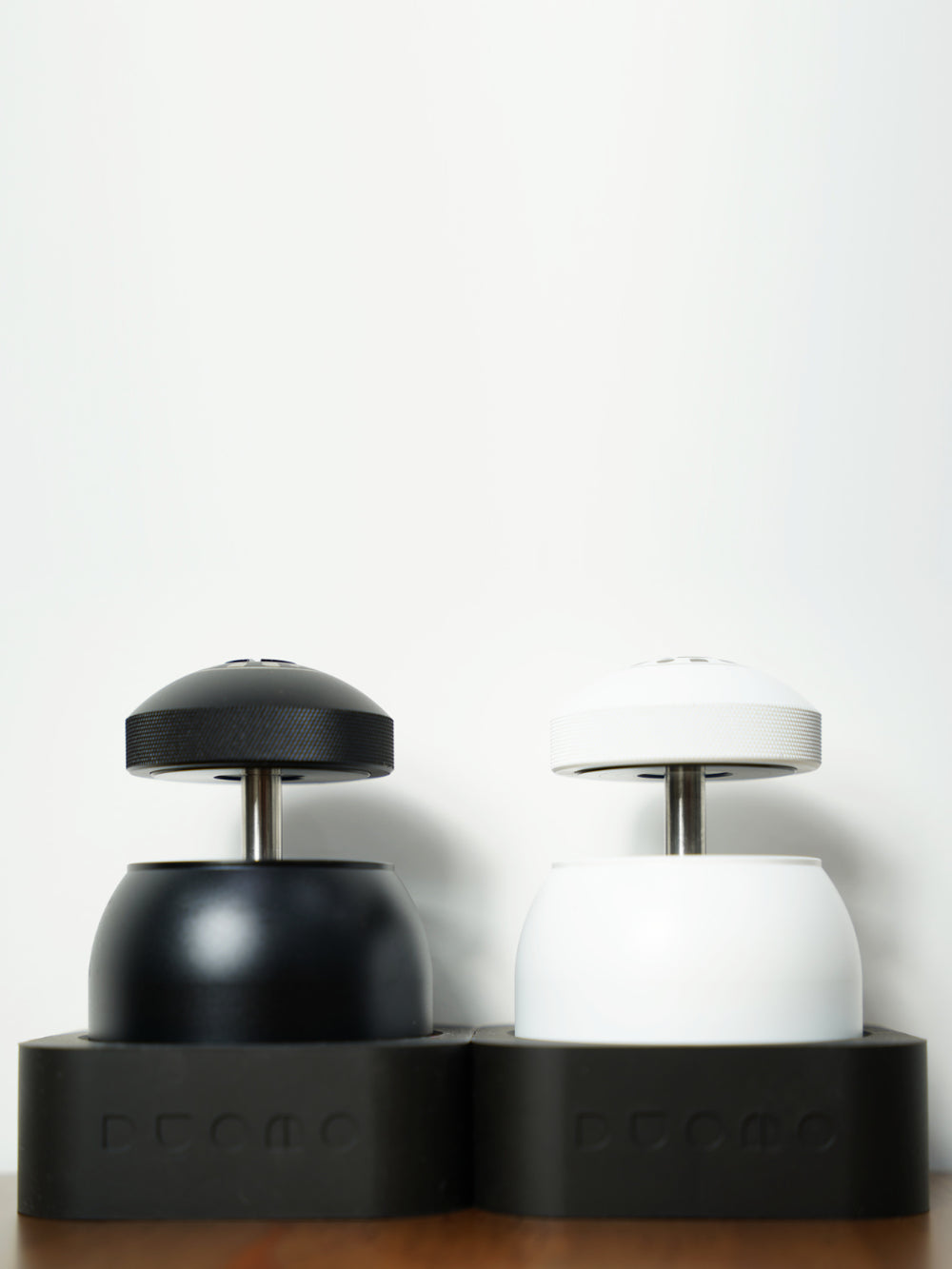 Photo of DUOMO The Eight Distribution Tool & Base (White) (Used) ( ) [ Yard Sale ] [ Yard Sale ]