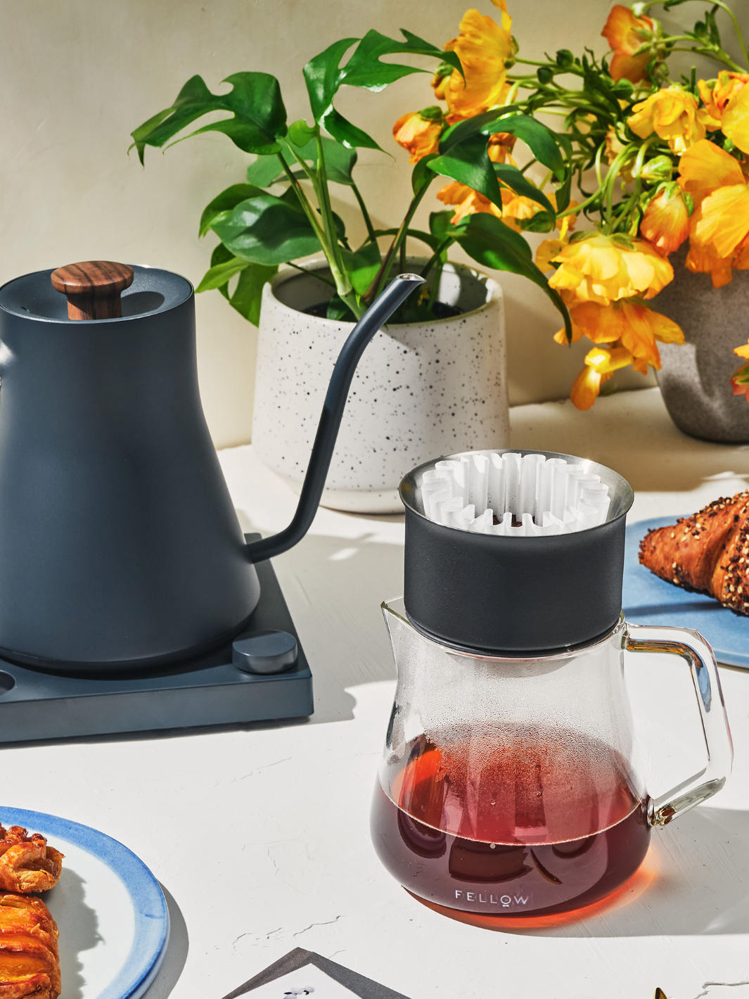 Coffee outlet glass carafe