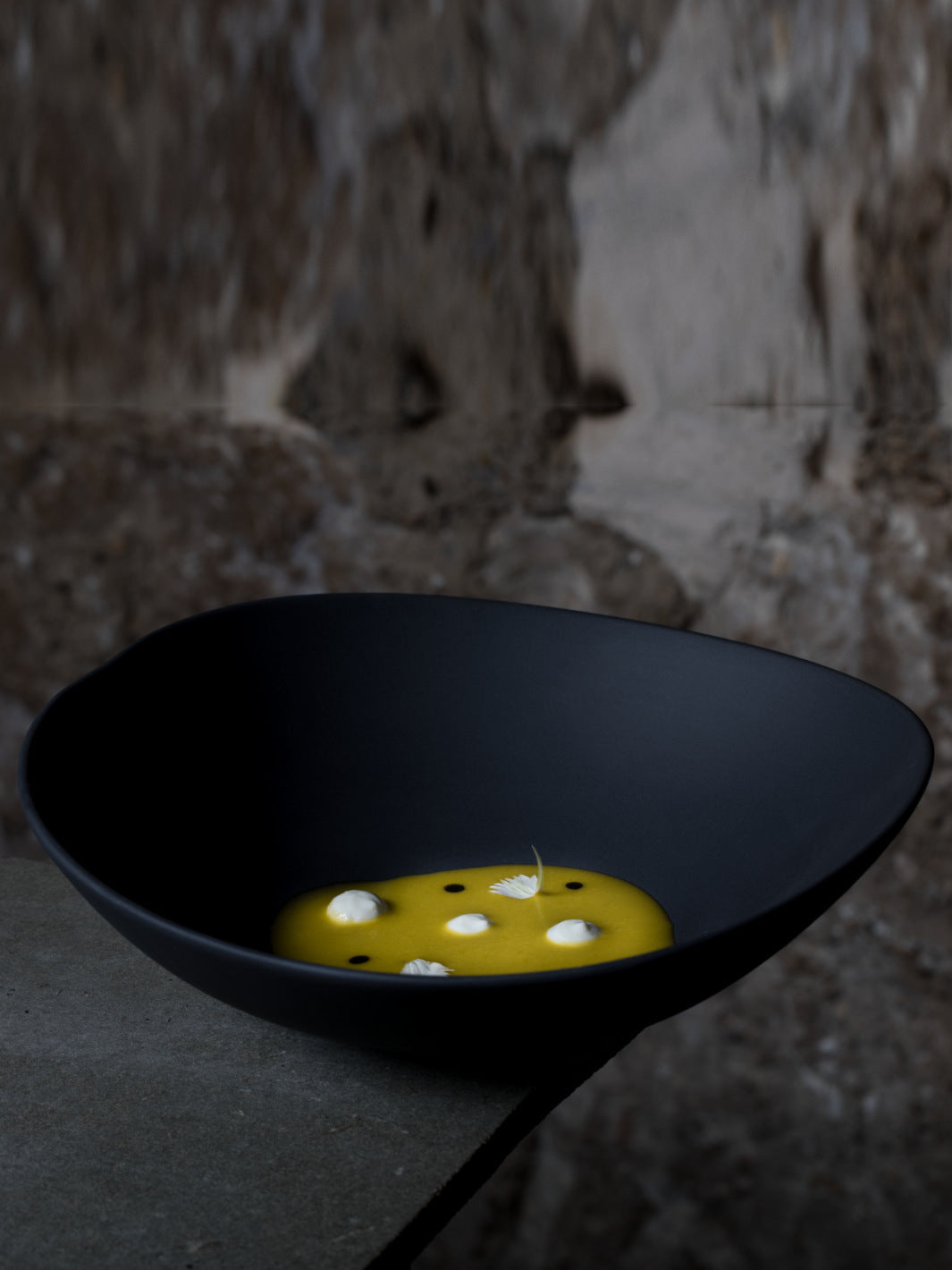 COOKPLAY Shell Salad Bowl (Matte Black) (22x21.5cm/8.7x8.5in) (Minor Aesthetic Defect)